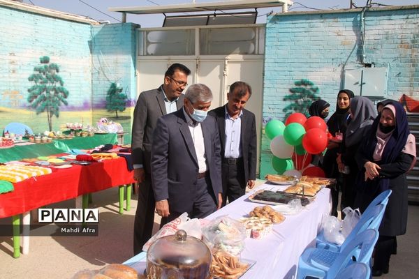 برگزاری نمایشگاه دست‌سازه و بازارچه دانش‌آموزی در دبیرستان غیر دولتی  اندیشه برتران بهبهان