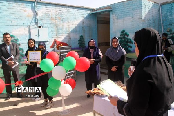 برگزاری نمایشگاه دست‌سازه و بازارچه دانش‌آموزی در دبیرستان غیر دولتی  اندیشه برتران بهبهان
