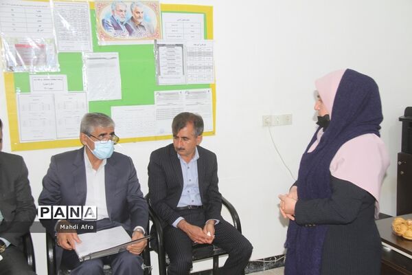 برگزاری نمایشگاه دست‌سازه و بازارچه دانش‌آموزی در دبیرستان غیر دولتی  اندیشه برتران بهبهان