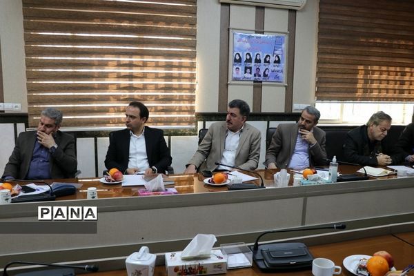 برگزاری جلسه شورای آموزش و پرورش درسالن همایش آموزش و پرورش ناحیه 2 شهرری