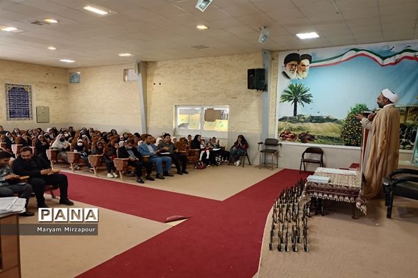 برگزاری اجلاسیه نماز در منطقه فورگ و تجلیل از فعالان نماز