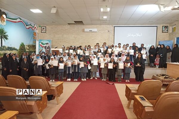 برگزاری اجلاسیه نماز در منطقه فورگ و تجلیل از فعالان نماز