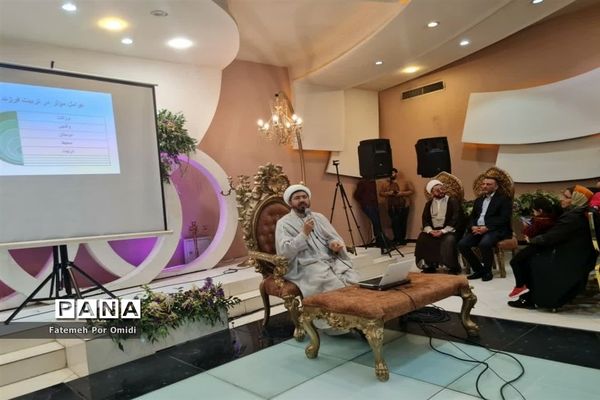 مراسم جشن تکلیف دانش‌آموزان منطقه احمدآباد مستوفی