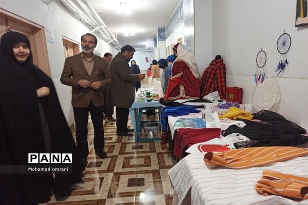 افتتاح نمایشگاه تولیدات دانش‌آموزی قومیت‌ها و بوم گردی منطقه۲