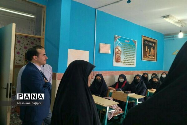 بازدید مدیر آموزش و پرورش جوادآباد از دبیرستان نوشین بختیاری