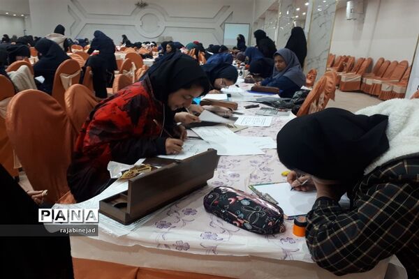 برگزاری جشنواره هنرهای تجسمی ویژه دختران ابرکوهی