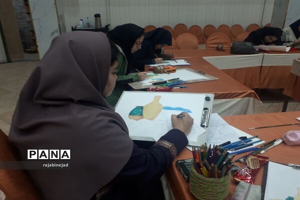 برگزاری جشنواره هنرهای تجسمی ویژه دختران ابرکوهی