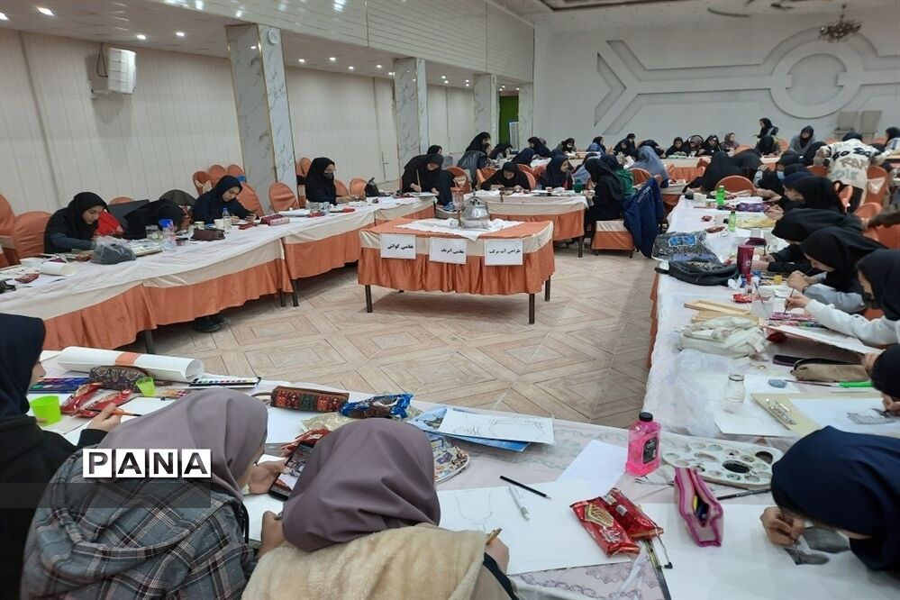 برگزاری جشنواره هنرهای تجسمی ویژه دختران ابرکوهی