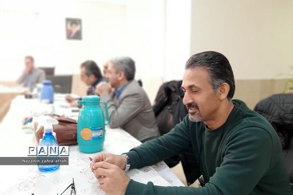 برگزاری نشست هم‌اندیشی مدیران متوسطه دوم در آموزش و پرورش رودهن