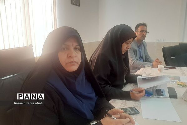 برگزاری نشست هم‌اندیشی مدیران متوسطه دوم در آموزش و پرورش رودهن