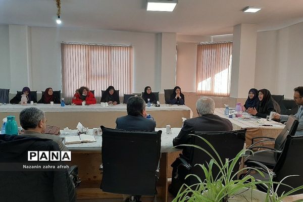 برگزاری نشست هم‌اندیشی مدیران متوسطه دوم در آموزش و پرورش رودهن