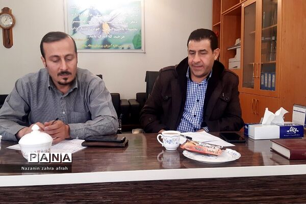 نشست کیفیت‌بخشی آموزشی و پرورشی مدارس متوسطه اول در رودهن 