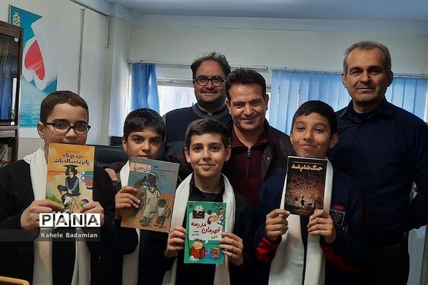 اجرا سرود دانش‌آموزان کانون فرهنگی تربیتی سمیه شهرری در وزارت آموزش و پرورش