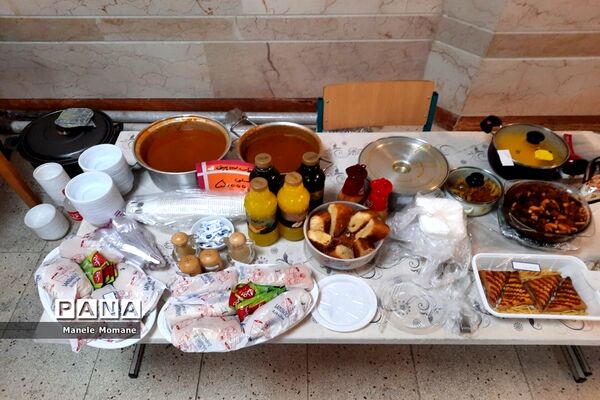 برگزاری جشنواره غذا و صنایع‌دستی در مدرسه فرزانگان شهدای مدافع حرم ملارد