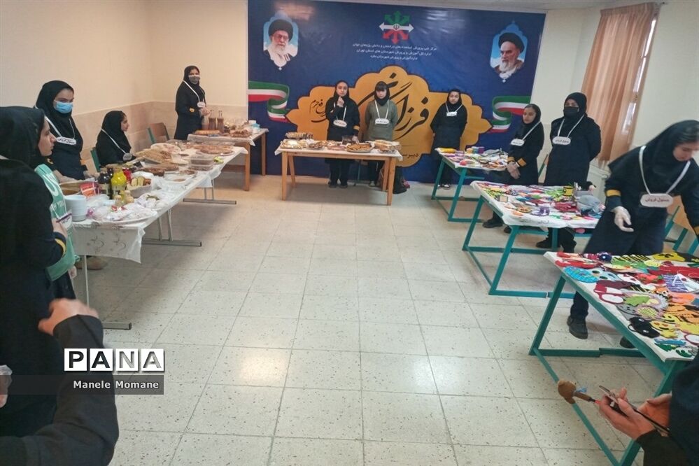 برگزاری جشنواره غذا و صنایع‌دستی در مدرسه فرزانگان شهدای مدافع حرم ملارد