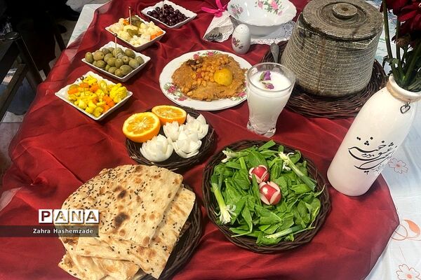 جشنواره غذا مدرسه استعدادهای درخشان شهید بهشتی ناحیه یک ری
