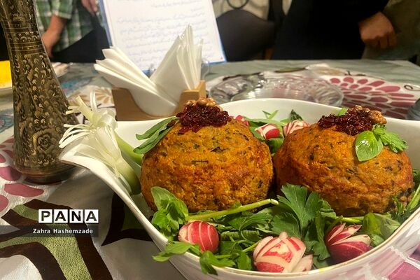 جشنواره غذا مدرسه استعدادهای درخشان شهید بهشتی ناحیه یک ری