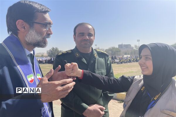 تداوم انقلاب با مانور بزرگ یاوران انقلاب پیشتاز ناحیه یک اهواز