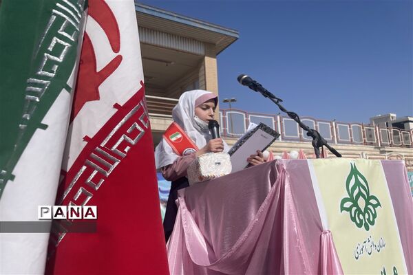 تداوم انقلاب با مانور بزرگ یاوران انقلاب پیشتاز ناحیه یک اهواز
