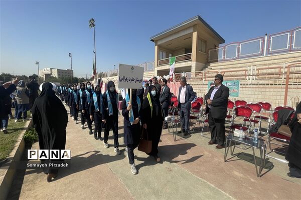 تداوم انقلاب با مانور بزرگ یاوران انقلاب پیشتاز ناحیه یک اهواز