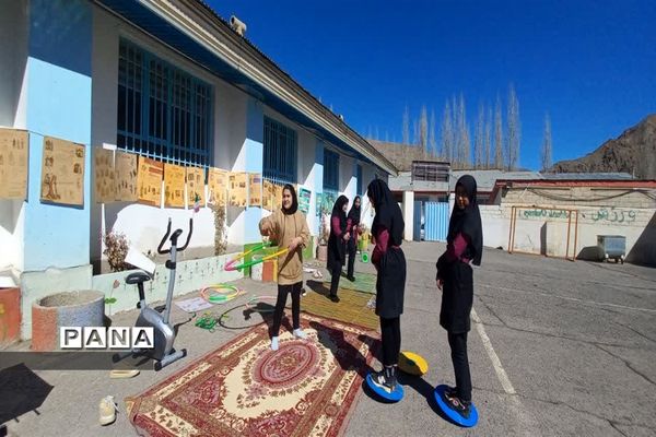 برگزاری المپیاد ورزشی درون مدرسه‌ای در بلده