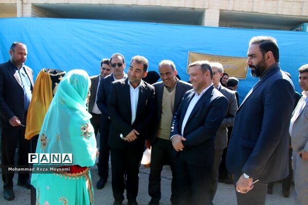 برپایی بازارچه خیریه توسط انجمن‌های اولیا و مربیان استان سمنان