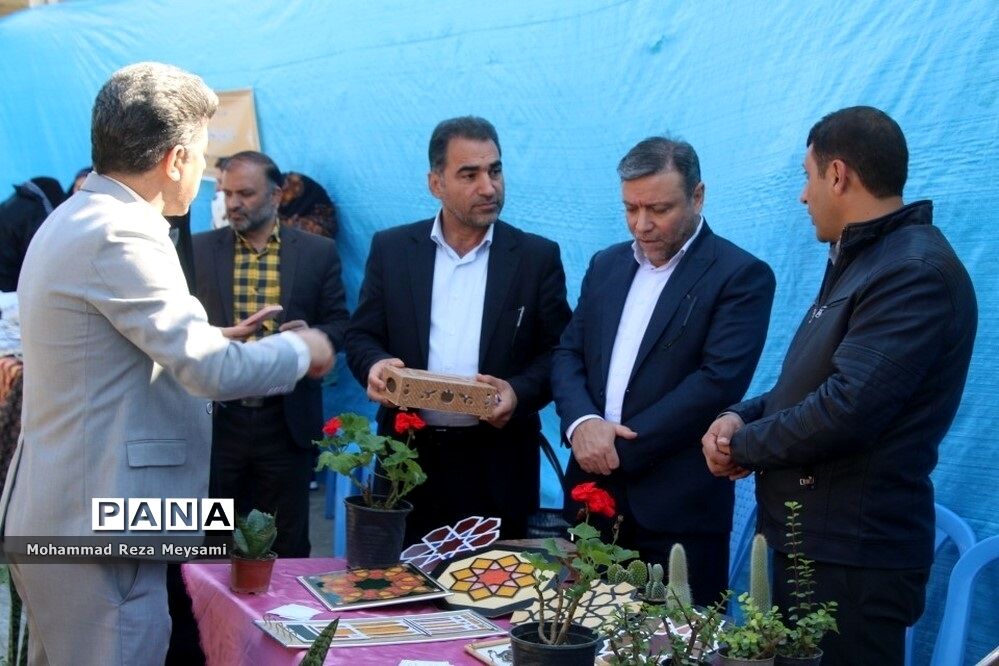 برپایی بازارچه خیریه توسط انجمن‌های اولیا و مربیان استان سمنان