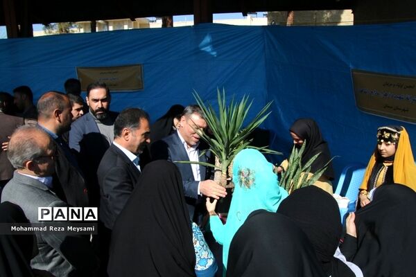 برپایی بازارچه خیریه توسط انجمن‌های اولیا و مربیان استان سمنان