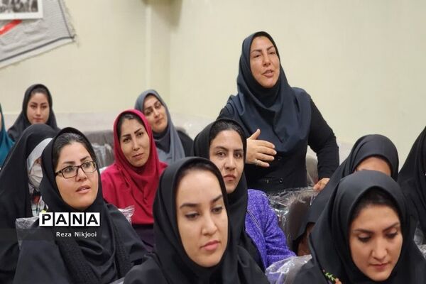 برگزاری کارگاه توانمندسازی آموزگاران مدارس غیردولتی در ناحیه‌ یک‌ بهارستان