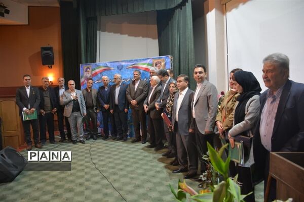 آیین کلنگ‌زنی دو باب مدرسه و تکریم محسن معظمی‌پور خیر نیک‌اندیش در شهرستان خمینی شهر