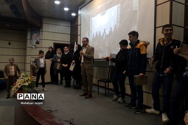 تقدیر از دانش‌آموزان برگزیده و فعال دبیرستان شهید بهشتی رودهن