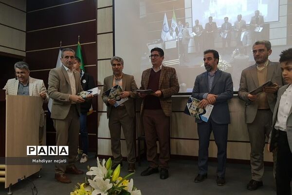 تقدیر از دانش‌آموزان برگزیده و فعال دبیرستان شهید بهشتی رودهن