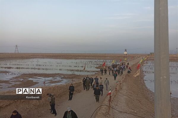 بازدید دانش‌آموزان منطقه ۱۳ از یادمان شلمچه
