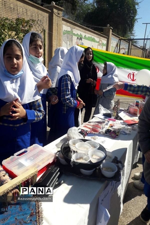 برپایی بازارچه کسب و کار دانش‌آموزی در آموزشگاه فضیلت شوشتر