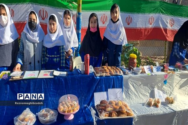 برپایی بازارچه کسب و کار دانش‌آموزی در آموزشگاه فضیلت شوشتر