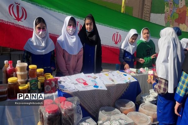 برپایی بازارچه کسب و کار دانش‌آموزی در آموزشگاه فضیلت شوشتر