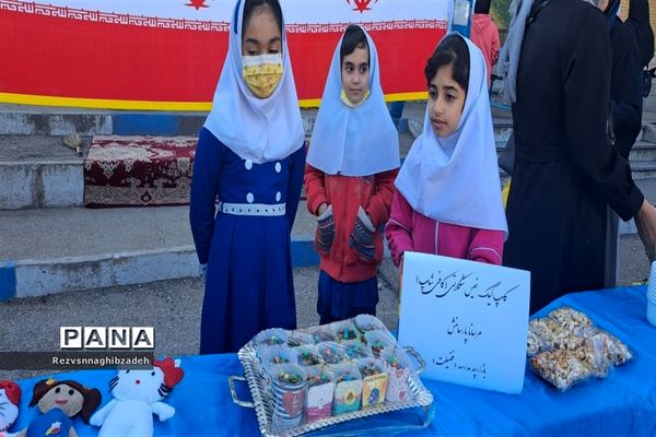 برپایی بازارچه کسب و کار دانش‌آموزی در آموزشگاه فضیلت شوشتر