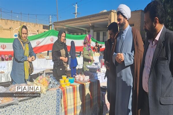 برپایی بازارچه کسب و کار دانش‌آموزی در آموزشگاه فضیلت شوشتر