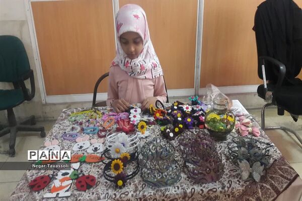 برگزاری نمایشگاه فروش صنایع‌دستی دانش‌آموزان در اداره فرهنگ و ارشاد