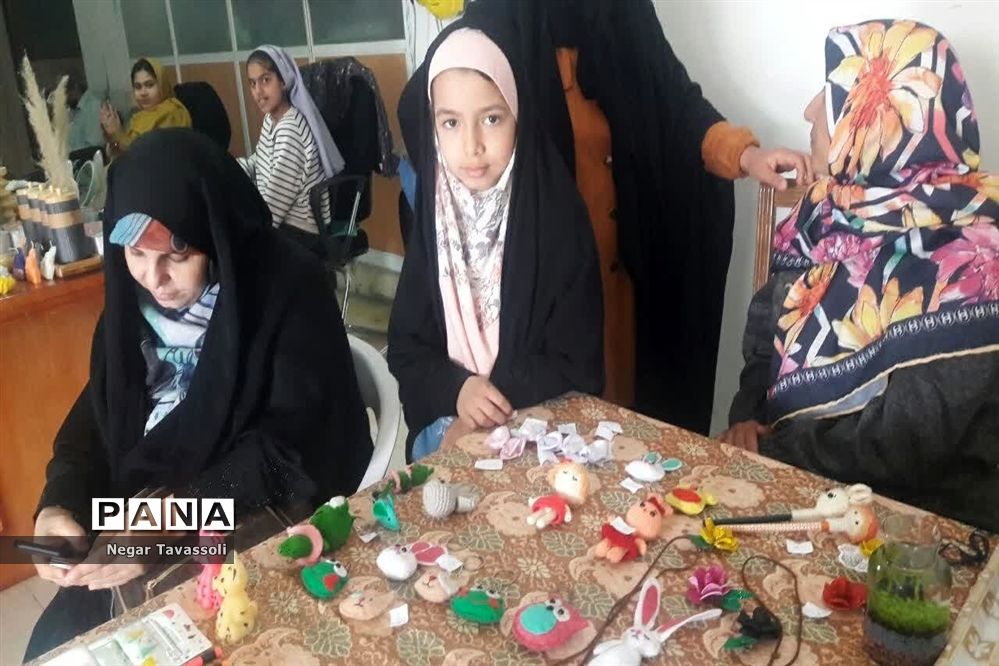 برگزاری نمایشگاه فروش صنایع‌دستی دانش‌آموزان در اداره فرهنگ و ارشاد
