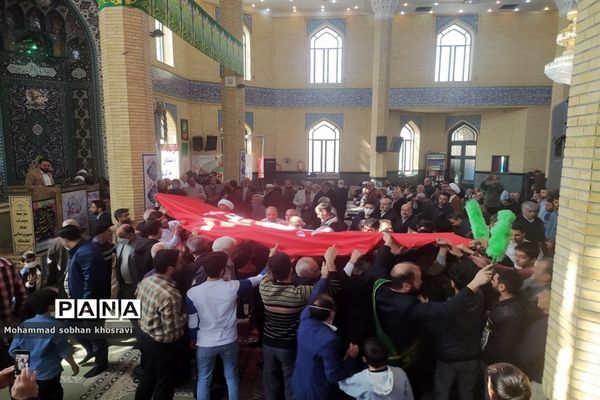 پرچم گردانی در نماز جمعه ملارد