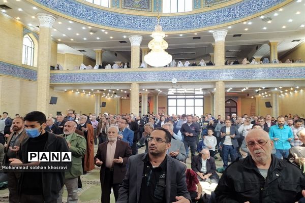 پرچم گردانی در نماز جمعه ملارد