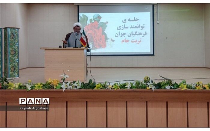 اسلام پایه‌گذار تربیت دینی با نگاه هنرمندانه است