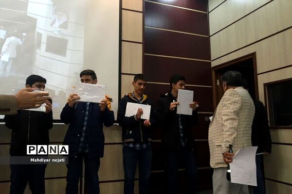 برگزاری نشست‌هایی صمیمانه با اولیای دانش‌آموزان در دبیرستان شهید بهشتی رودهن