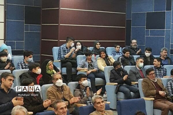 برگزاری نشست‌هایی صمیمانه با اولیای دانش‌آموزان در دبیرستان شهید بهشتی رودهن