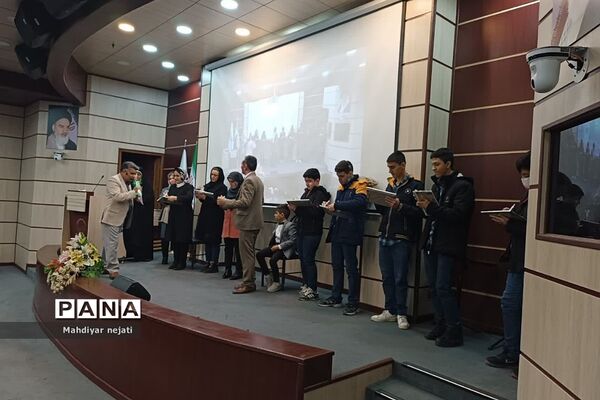 برگزاری نشست‌هایی صمیمانه با اولیای دانش‌آموزان در دبیرستان شهید بهشتی رودهن