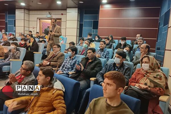 برگزاری نشست‌هایی صمیمانه با اولیای دانش‌آموزان در دبیرستان شهید بهشتی رودهن