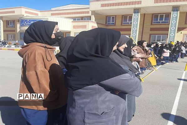 برگزاری مسابقه والیبال در  آموزشگاه منتصرین شاهد شهرستان ورامین