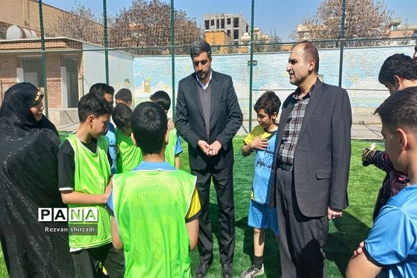 افتتاحیه زمین چمن دبستان پسرانه کوثر آموزش و پرورش منطقه 4 شهر تهران