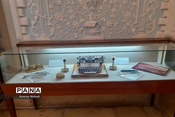 بازدید دانش‌آموزان آموزشگاه الزهرا(س) اسلامشهر از کاخ گلستان